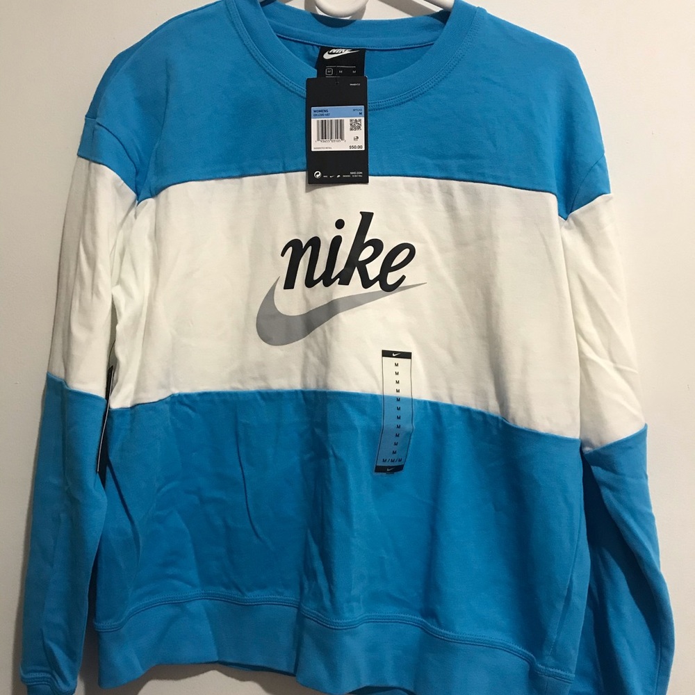 Nike tops for women
